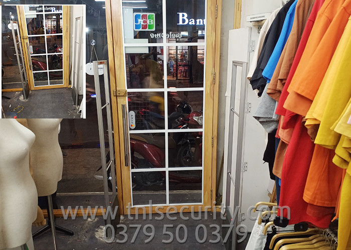 Lap-dat-cong-tu-an-ninh-chong-trom-cho-shop-thoi-trang-tai-quan-Phu-Nhuan